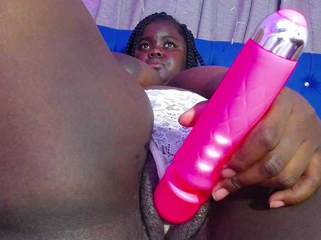 neighbor-ebony live cam on BongaCams