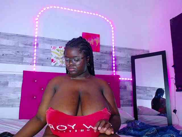 neighbor-ebony webcam