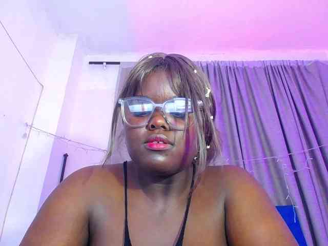 neighbor-ebony webcam