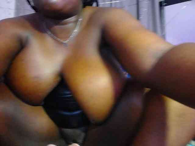 neighbor-ebony webcam