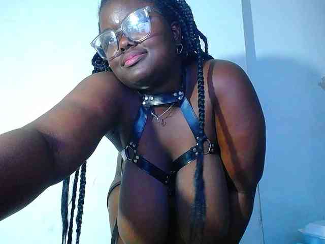 neighbor-ebony webcam