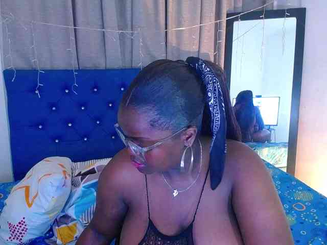 neighbor-ebony webcam