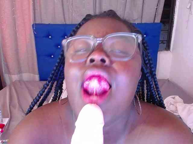 neighbor-ebony webcam