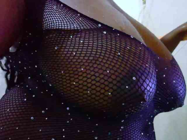 neighbor-ebony webcam