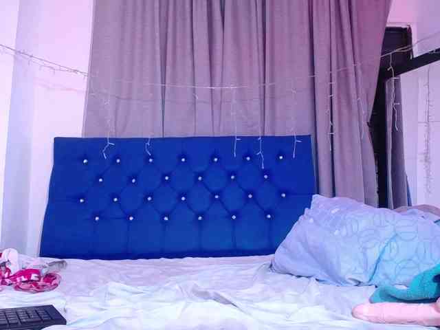 neighbor-ebony webcam