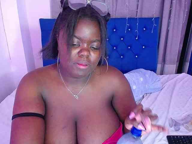 neighbor-ebony webcam