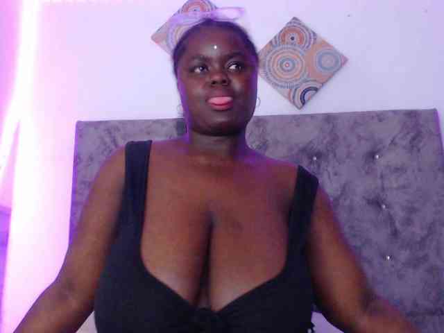 neighbor-ebony webcam
