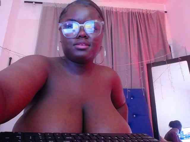 neighbor-ebony webcam