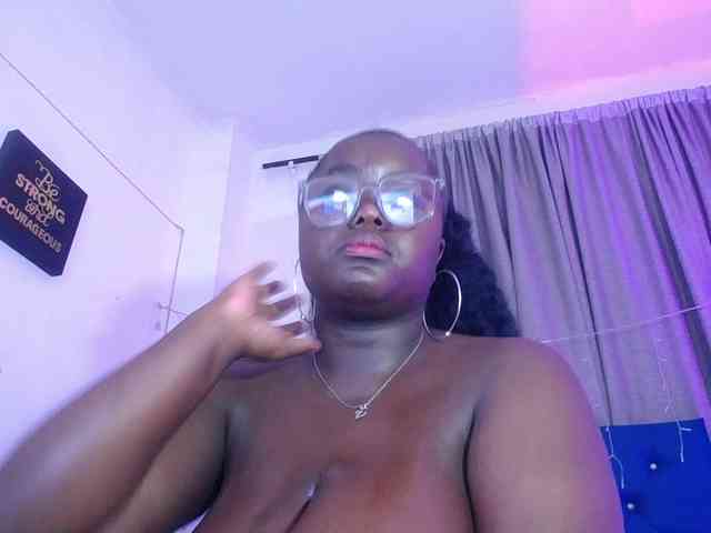 neighbor-ebony webcam
