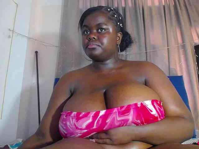 neighbor-ebony Live Webcam on BongaCams