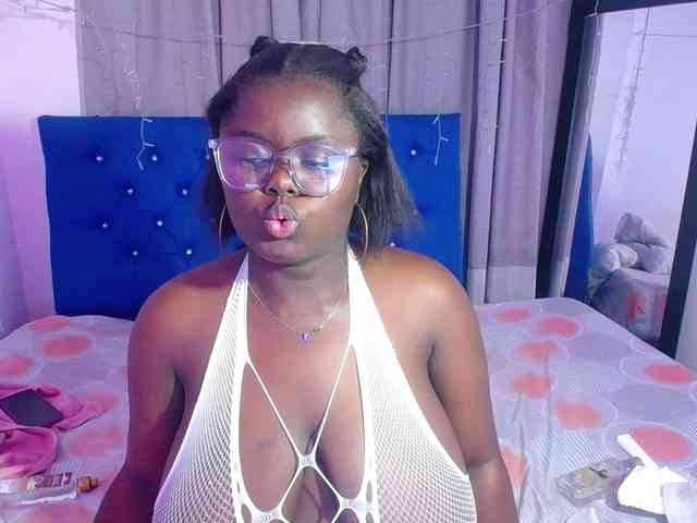 neighbor-ebony webcam