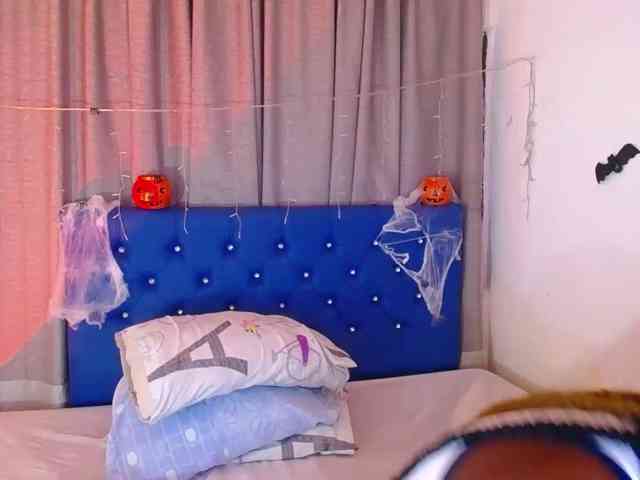 neighbor-ebony webcam