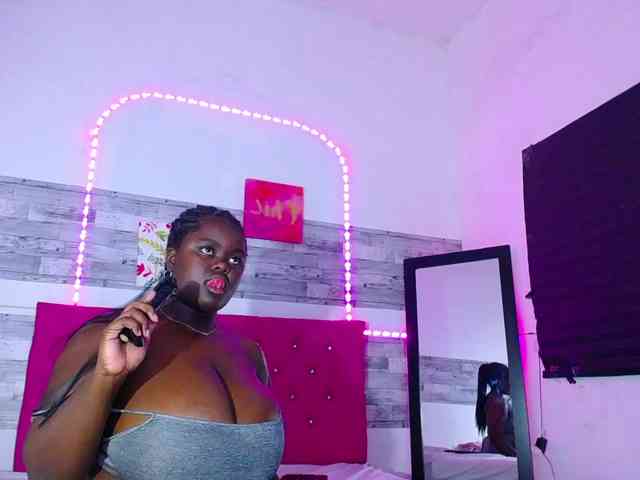 neighbor-ebony webcam