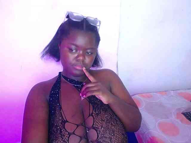 neighbor-ebony webcam