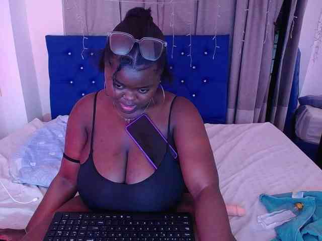 neighbor-ebony webcam