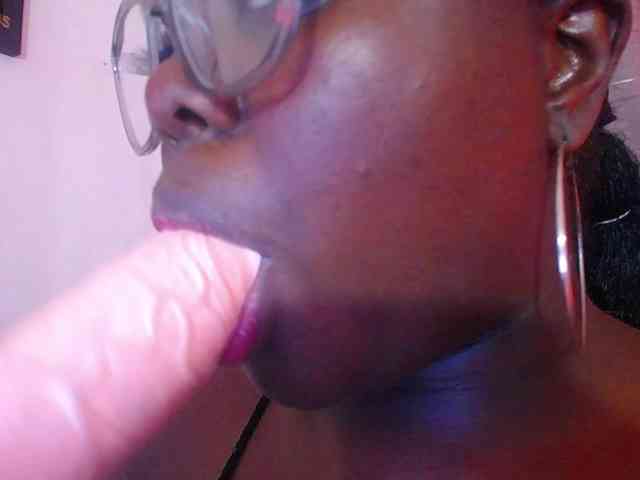 neighbor-ebony webcam