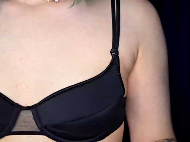 CatherynDowns live cam on BongaCams