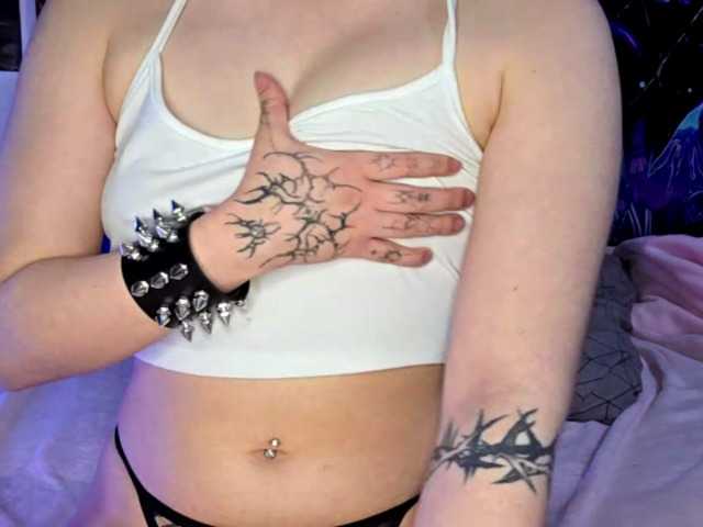 CatherynDowns's BongaCams show and profile