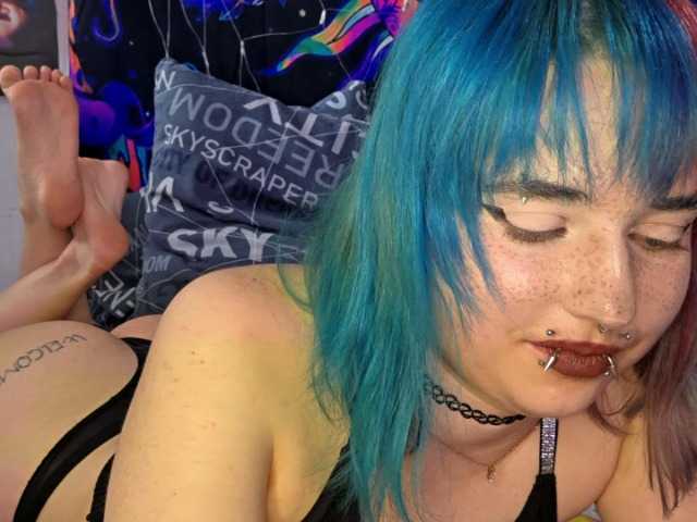 CatherynDowns — live female cam