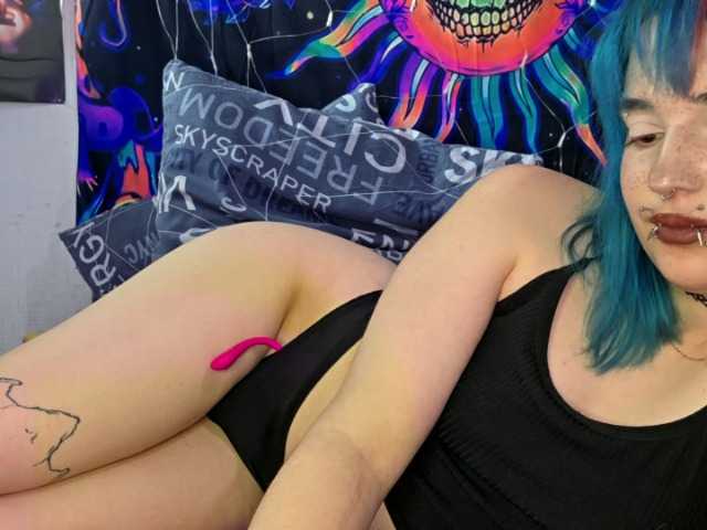 CatherynDowns — live female cam