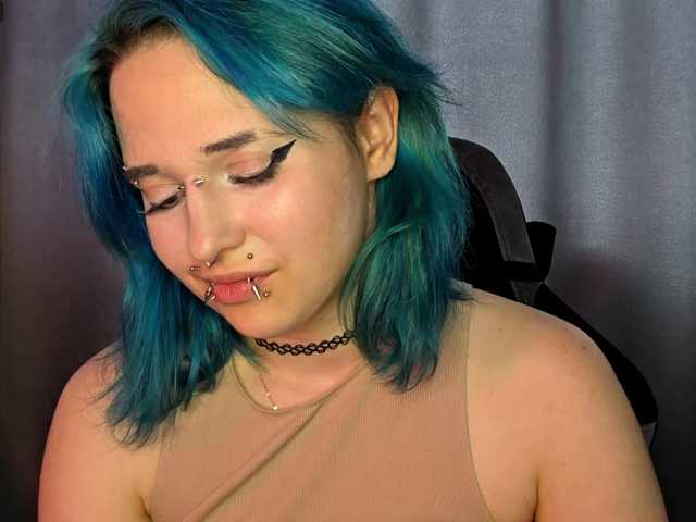 CatherynDowns Live Cam on BongaCams
