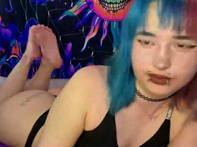 CatherynDowns — live female cam