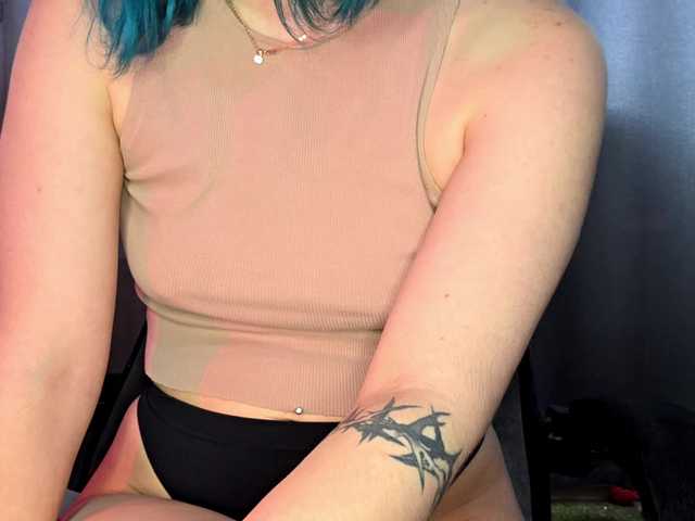 CatherynDowns live webcam show