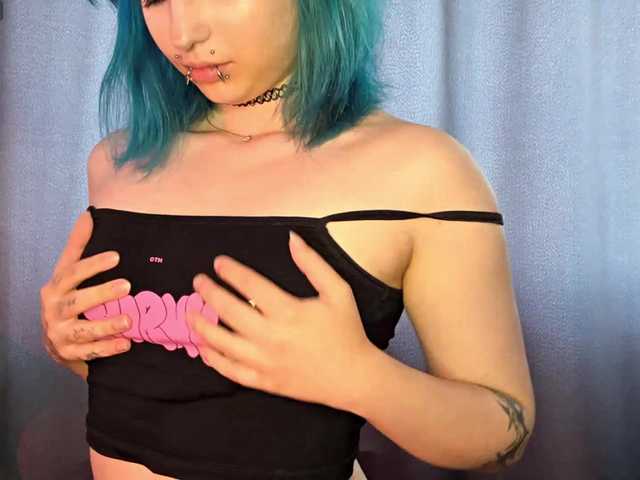 CatherynDowns live webcam show