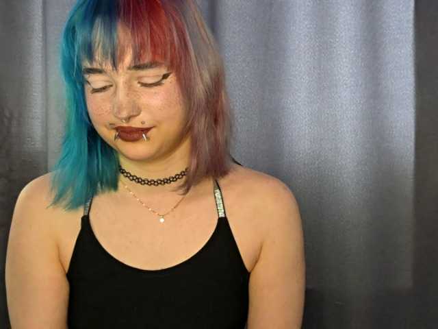 CatherynDowns — live female cam