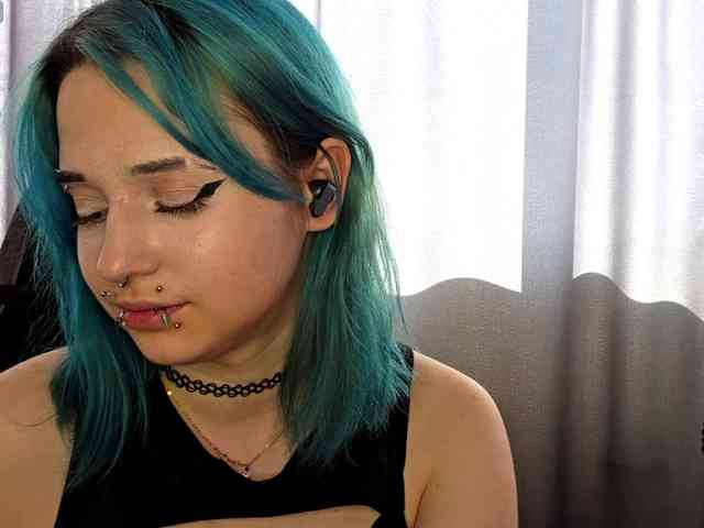 Model: CatherynDowns