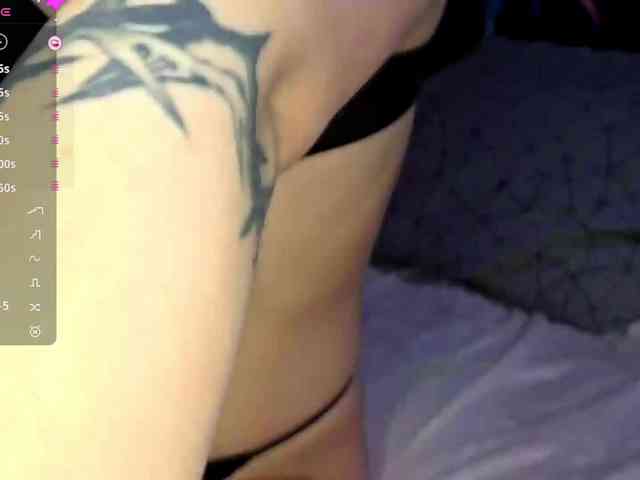 CatherynDowns Live Webcam on BongaCams