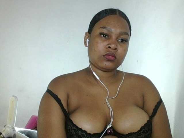 triida live sex show