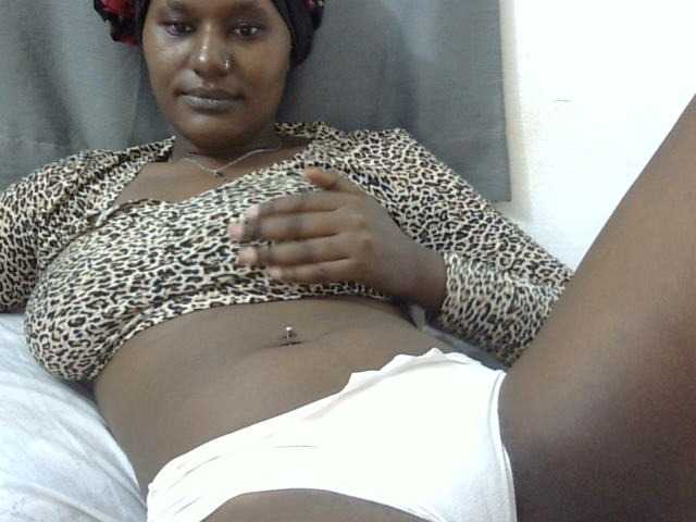Kiki-malia live cam on BongaCams