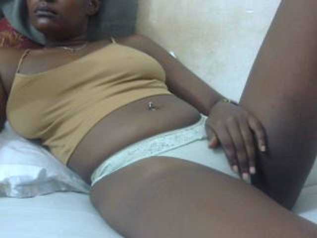 Kiki-malia live cam on BongaCams