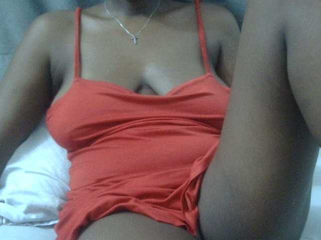 Kiki-malia live cam on BongaCams