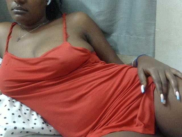 Kiki-malia live cam on BongaCams