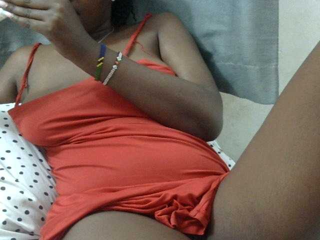 Kiki-malia live cam on BongaCams
