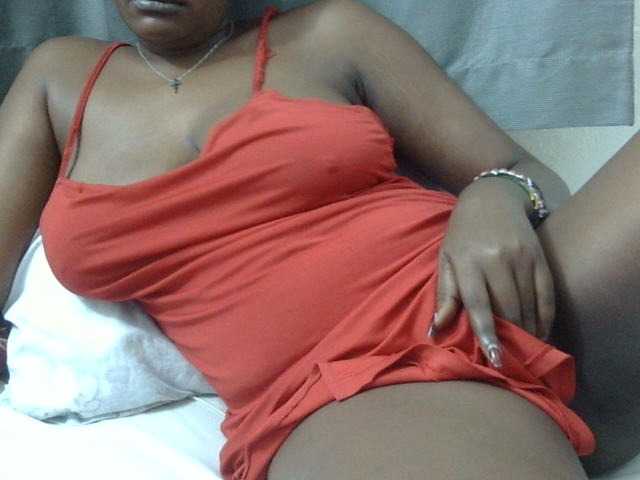 Kiki-malia live cam on BongaCams