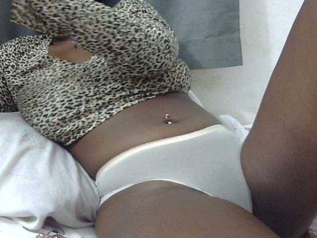 Kiki-malia live cam on BongaCams