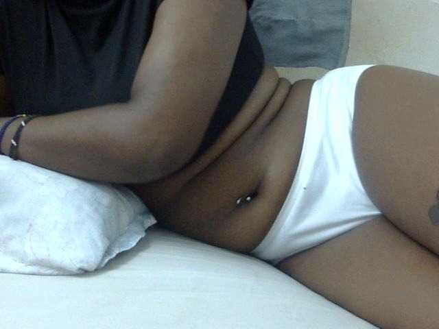 Kiki-malia live cam on BongaCams