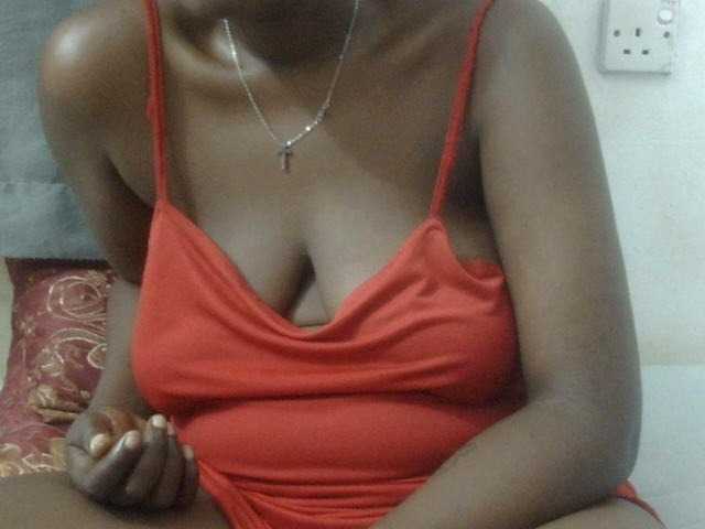 Kiki-malia live cam on BongaCams