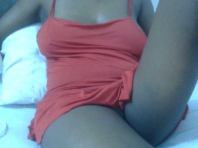 Kiki-malia live cam on BongaCams
