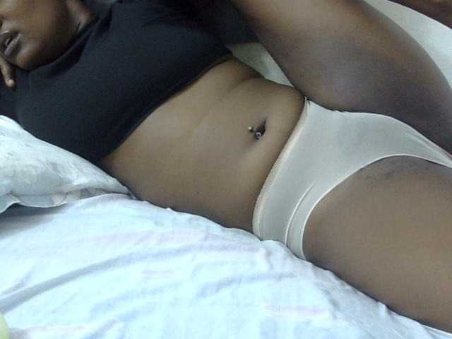 Kiki-malia live cam on BongaCams