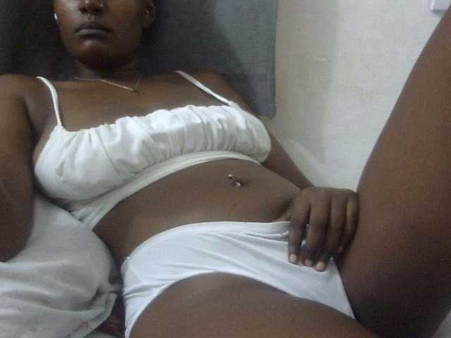 Kiki-malia live cam on BongaCams