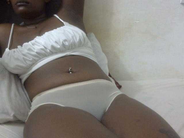 Kiki-malia live cam on BongaCams