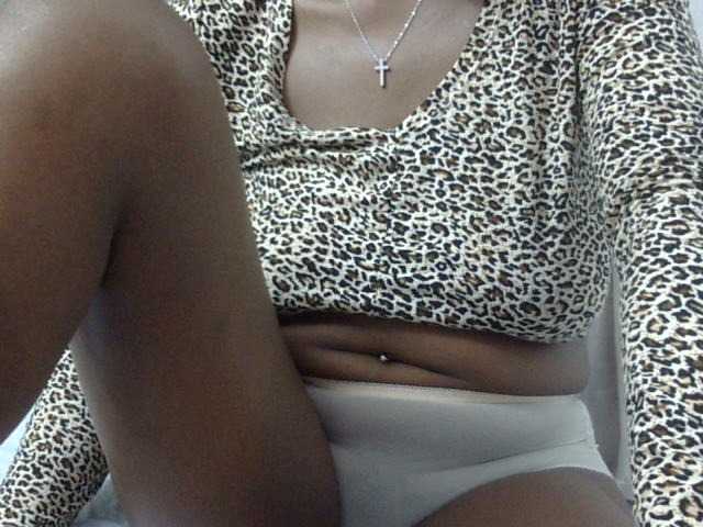 Kiki-malia live cam on BongaCams