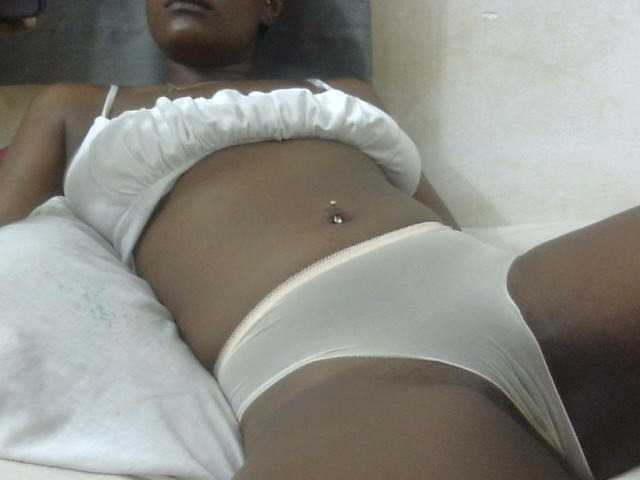 Kiki-malia live cam on BongaCams