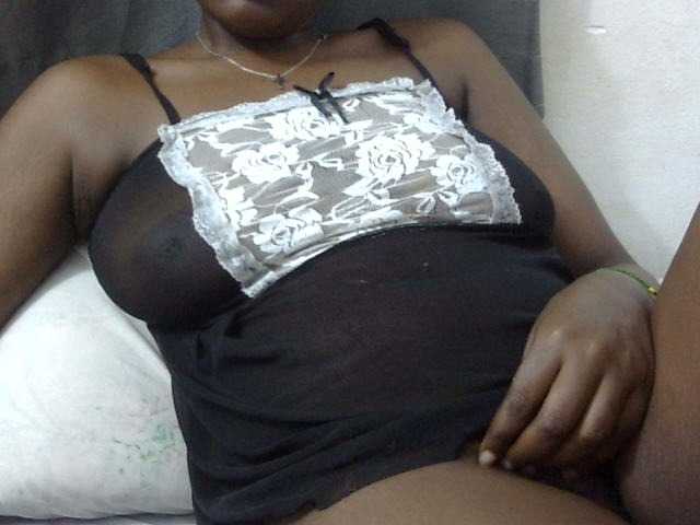 Kiki-malia live webcam show