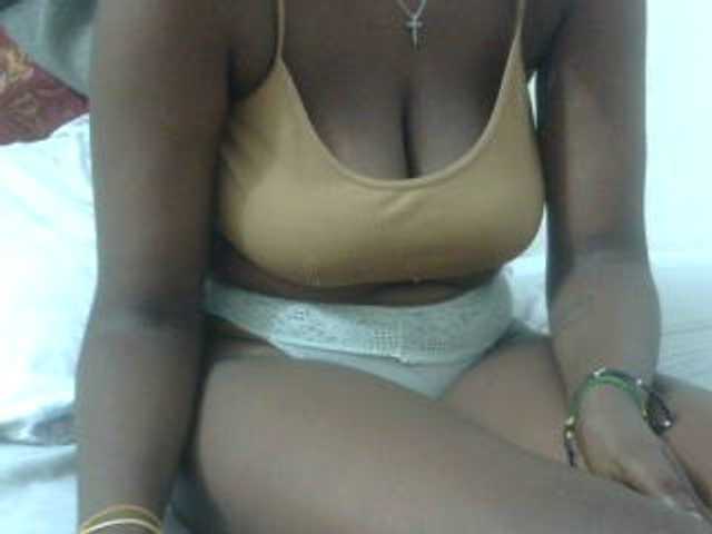 Kiki-malia live cam on BongaCams