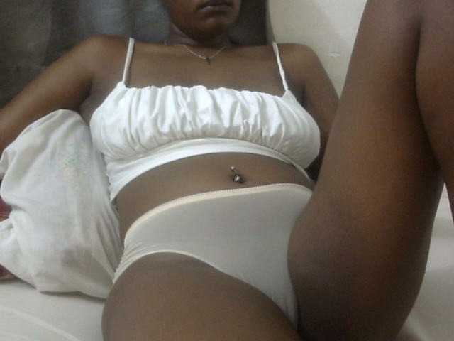 Kiki-malia live cam on BongaCams